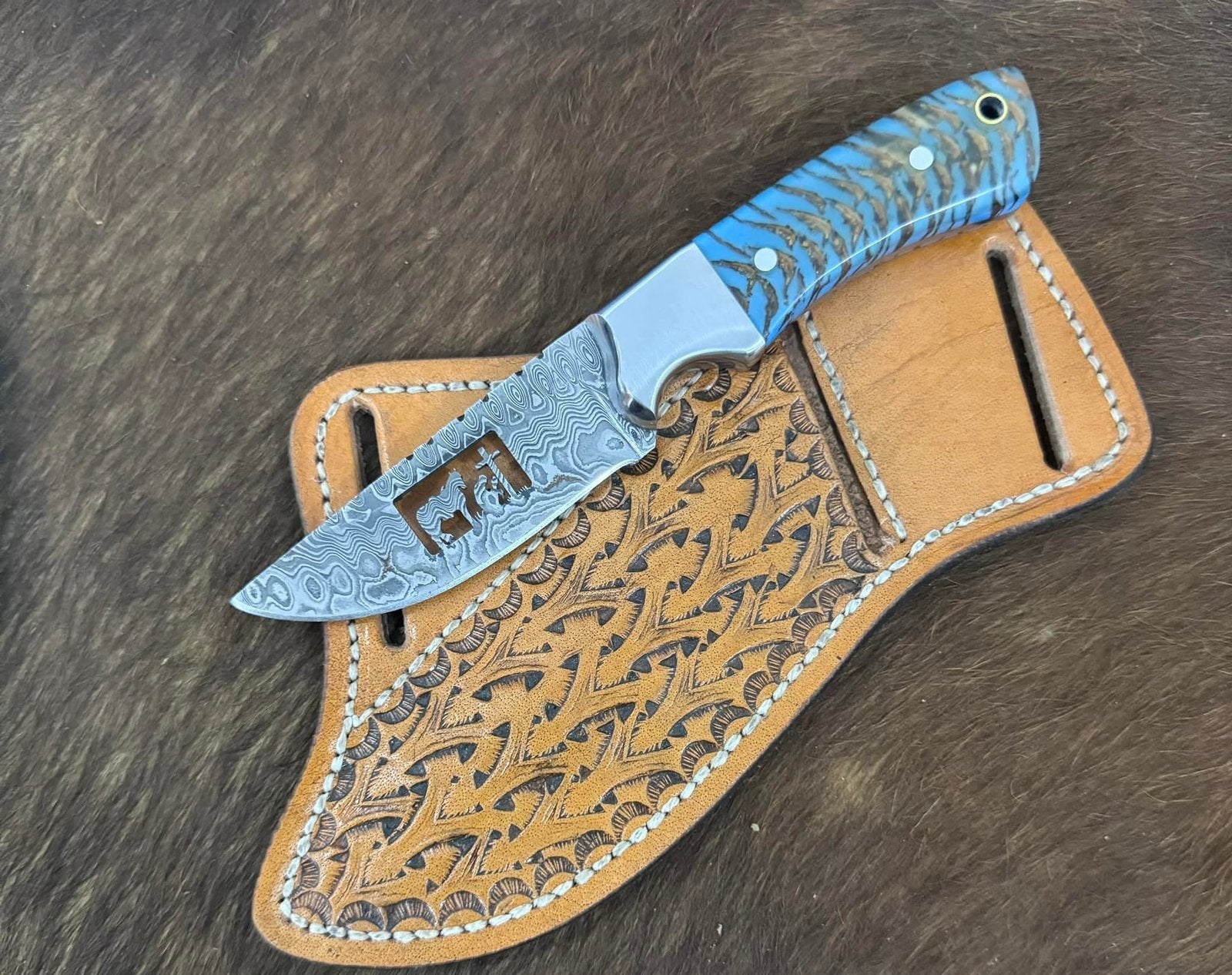 Western Cowboy Knife with blue pinecone handle and hand-crafted pancake leather sheath image 0