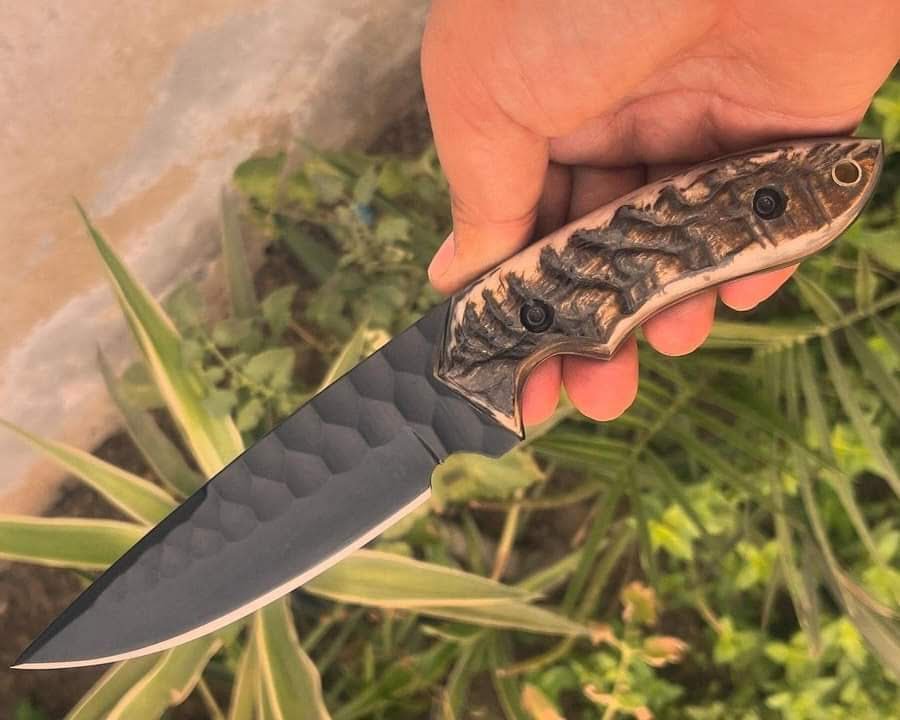 D2 steel black coated Cowboy skinner with natural sheep horn handle image 0