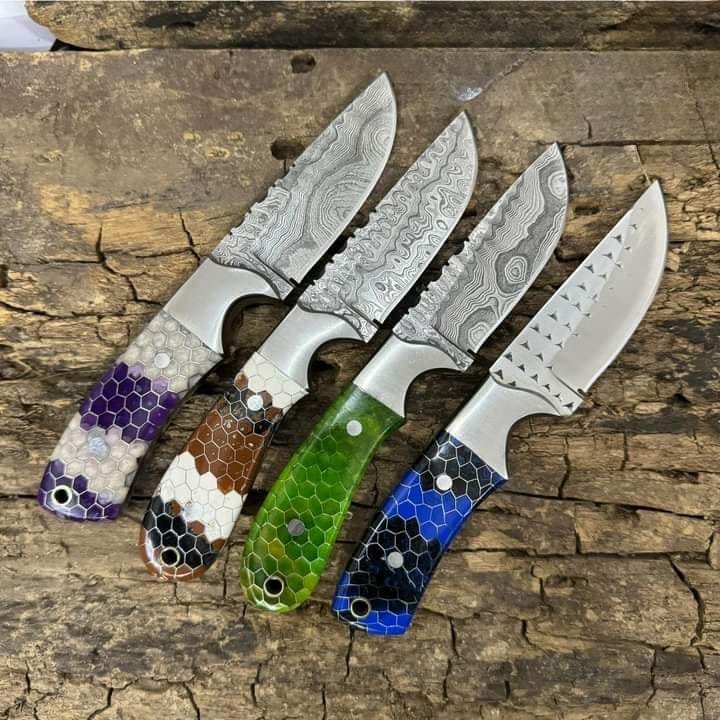 Christmas offer 4 pcs Cowboy knives gifts bundle with honey coomb handles image 0