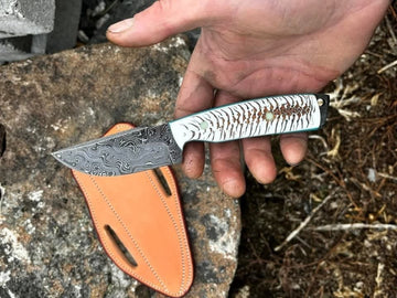 Professional Cowboy Rodeo Knife – Damascus Steel Blade with White pinecone handle image 0