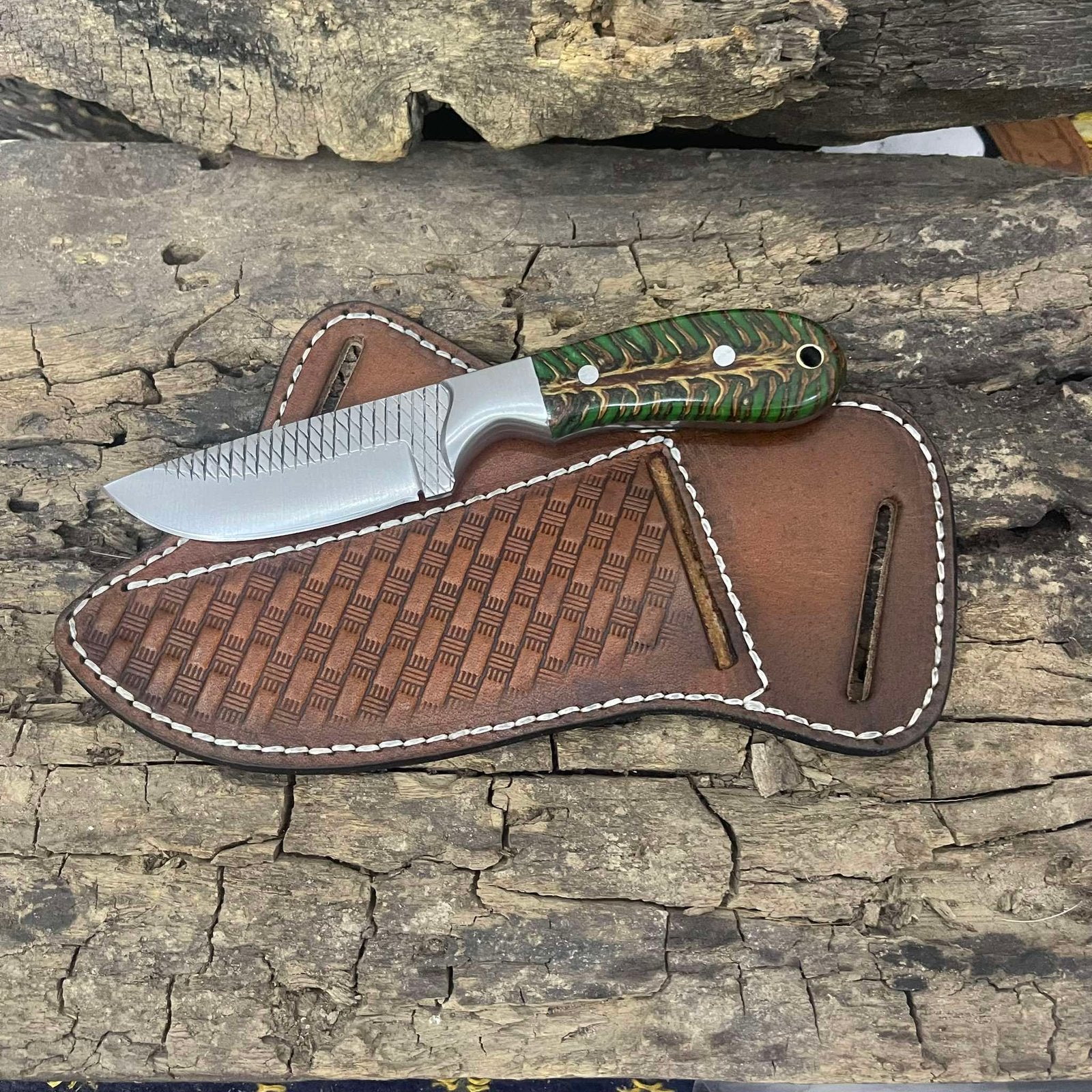 Fixed blade rasp Cowboy knife with pancake leather sheath and green pine cone handle image 0