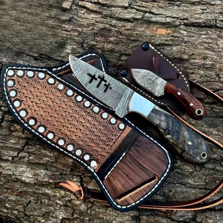Legendary Damascus Steel Traditional Cowboy Knife – Real Sheep Horn Handle & Hand Tooled Leather Sheath image 0