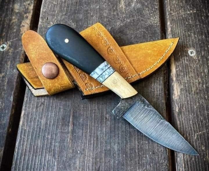 8 inches Best Cowboy hunting knife 1095 rail road blade and horizontal leather sheath image 0