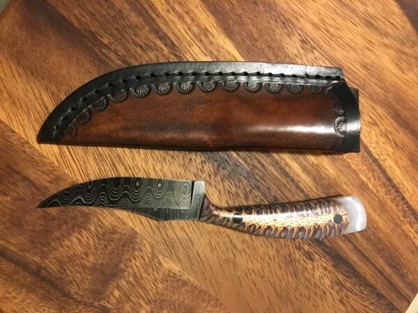 Damascus Cowboy Skinner Knife With Pine Cone Handle And Leather Sheath