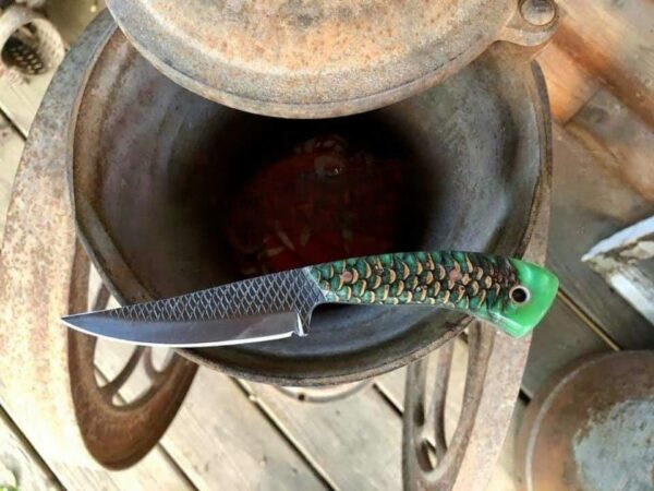 8.50 inches File rasp steel cowboy hunter knife with green pine cone handle and leather sheath.