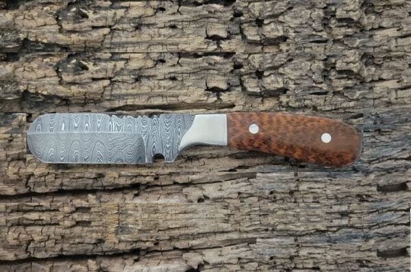 Hand-Forged Damascus Bull Cutter Knife – Custom Cowboy Knife for Outdoor Enthusiasts.